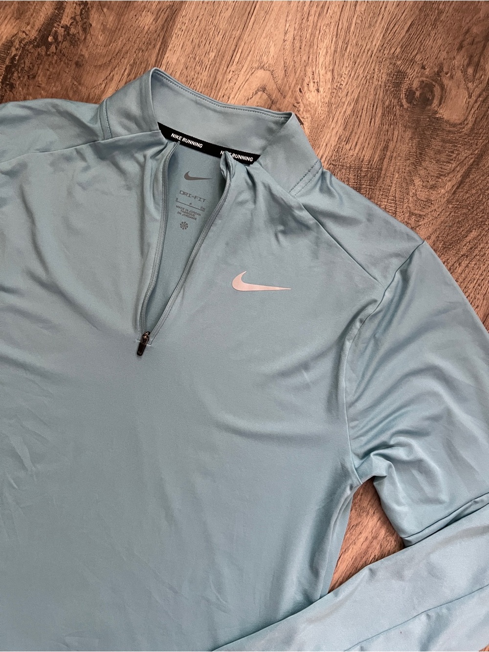 Nike Men’s Light Blue Quarter-Zip Long Sleeve Top